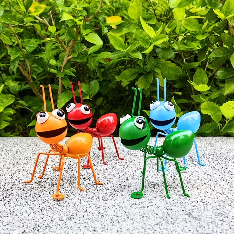 Garden Ant Sculptures 4-Pack – Rustic Iron Metal Yard Decor Figurines with Big Eyes, Halloween & Outdoor Patio Decoration, No