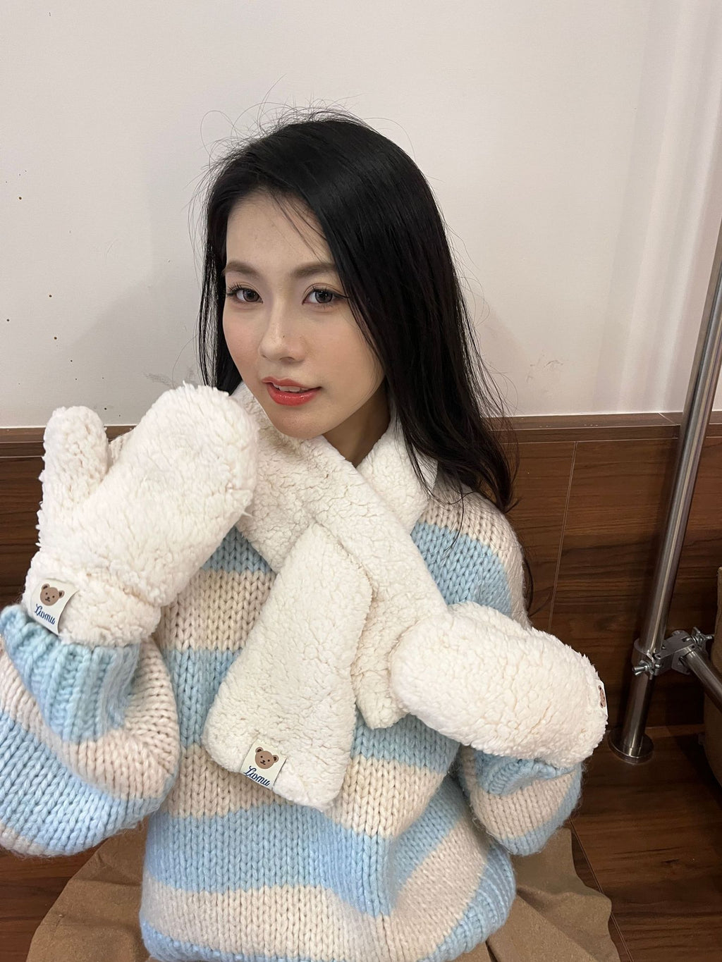 Cartoon Bear Plush Gloves Thickened Warm And Cute Scarf