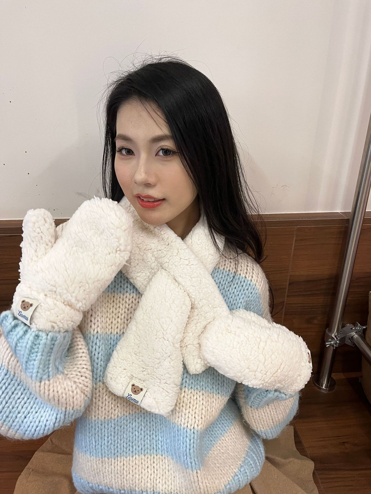 Cartoon Bear Plush Gloves Thickened Warm And Cute Scarf