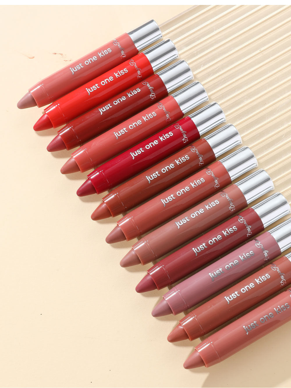 Solid Moist Lipstick Crayon Lipstick