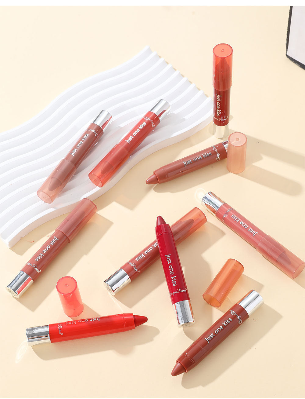 Solid Moist Lipstick Crayon Lipstick
