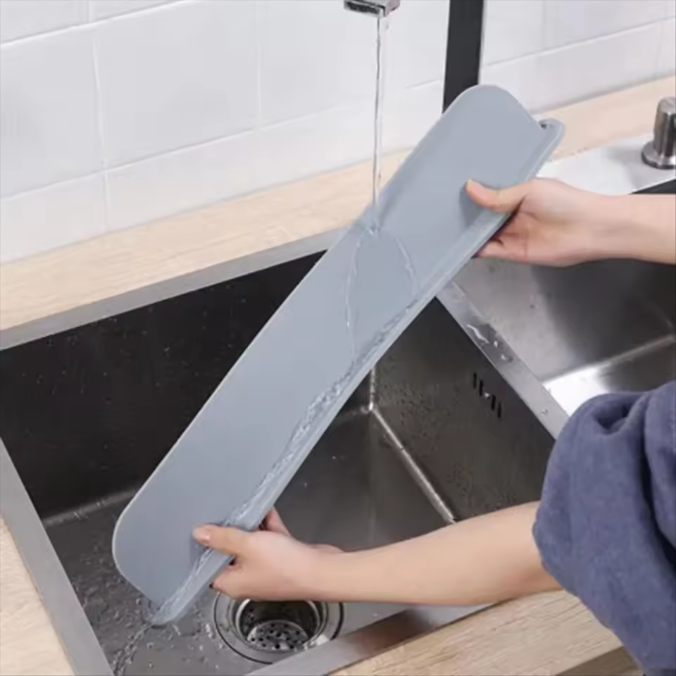 Thick sink water blocking plate kitchen splash proof faucet bathroom sink suction cup