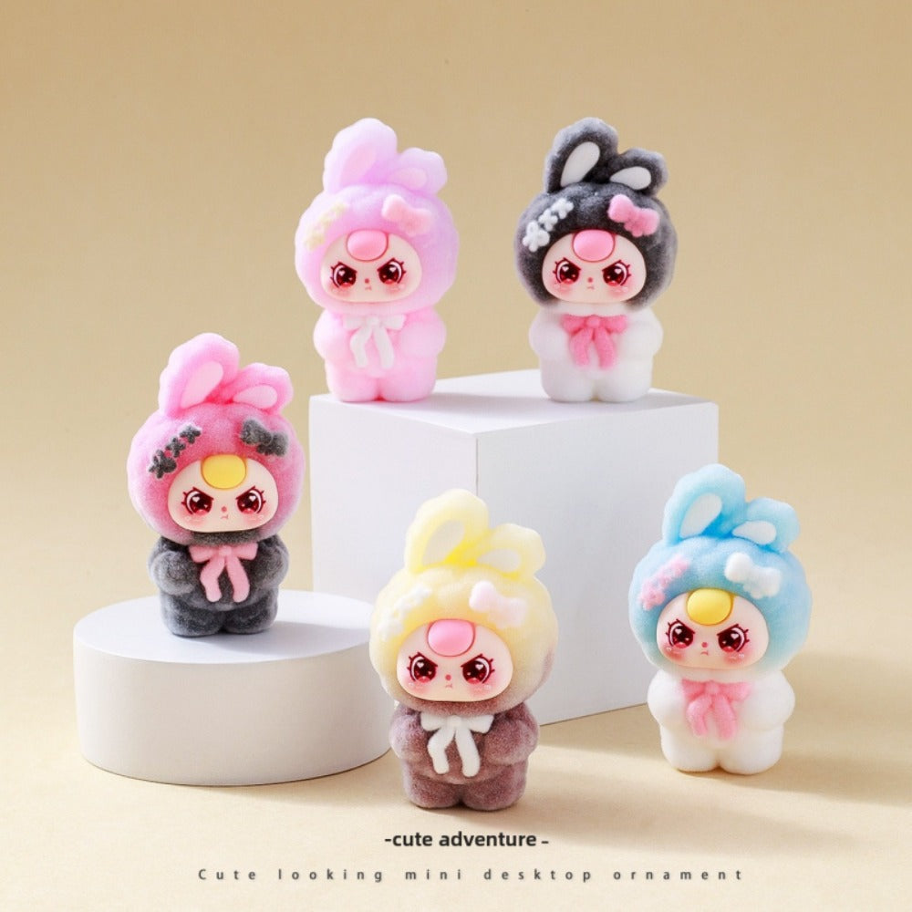 Cute Flocked Plush Mini Dolls 10pcs – Car Dashboard & Desktop Decoration, Random Mixed Colors, Fun Car Interior Accessory & O