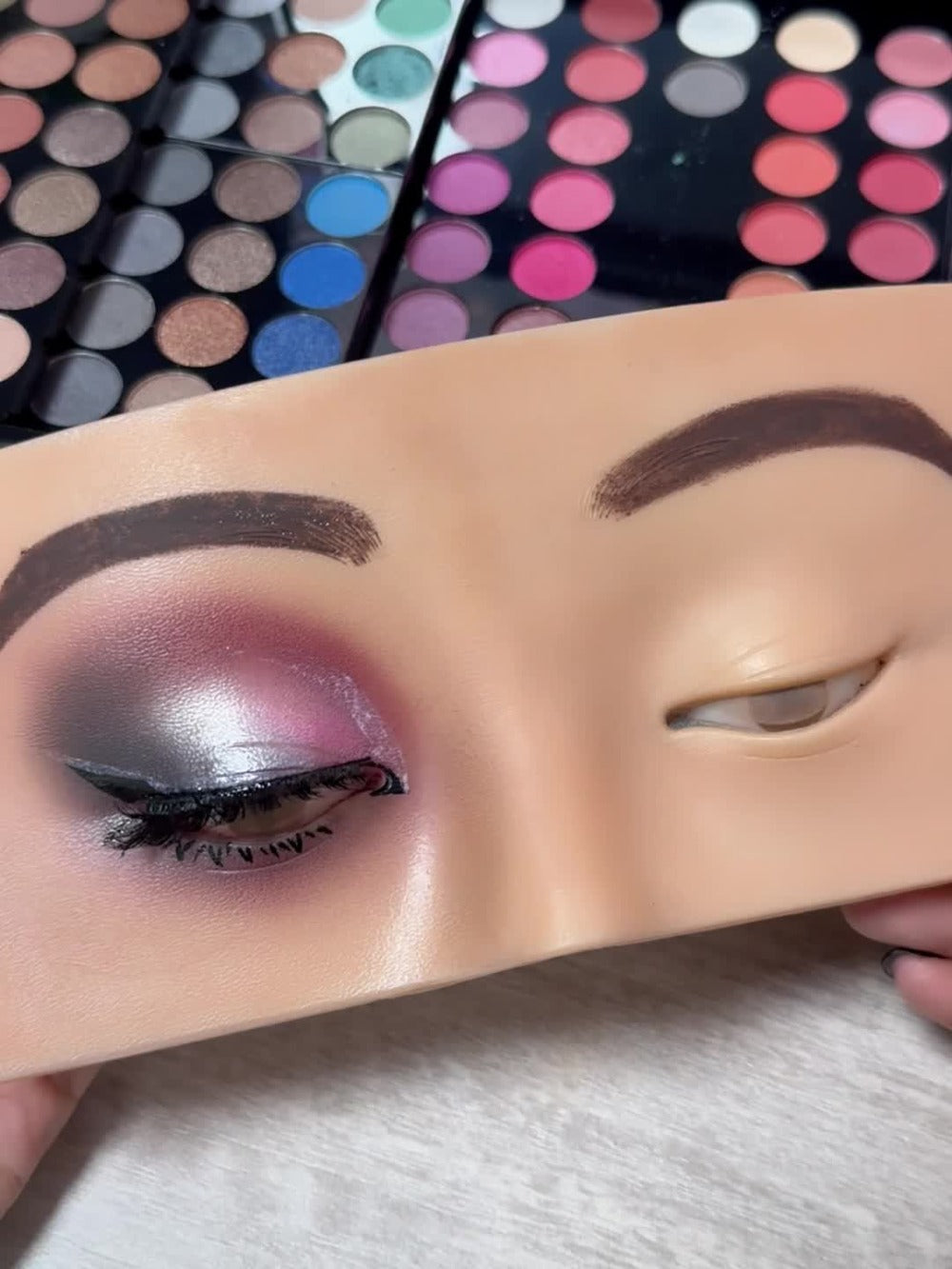Makeup Kit 190-Color Fold-Out Face and Eye Palette with Center Mirror, 144 Eyeshadow Shades and Eight Brushes — image 11