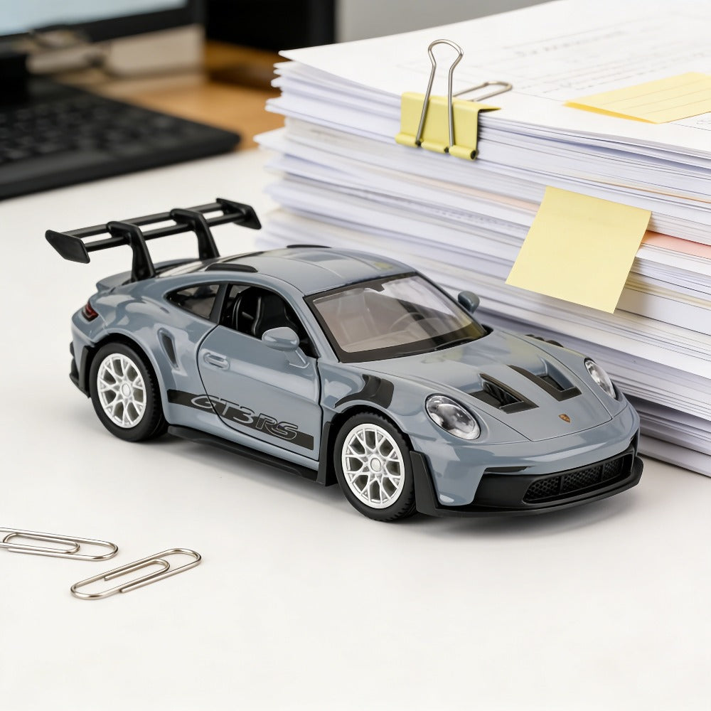 Porsche 911 Die-Cast Collectible Model for Adults, High-Detail Zinc Alloy Display Car for Home Decor Exhibitions — image 8