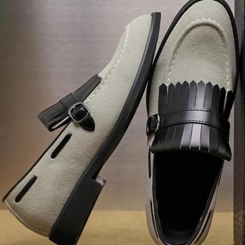 Men's Solidcolor Loafer Shoes With Tassel Accents
