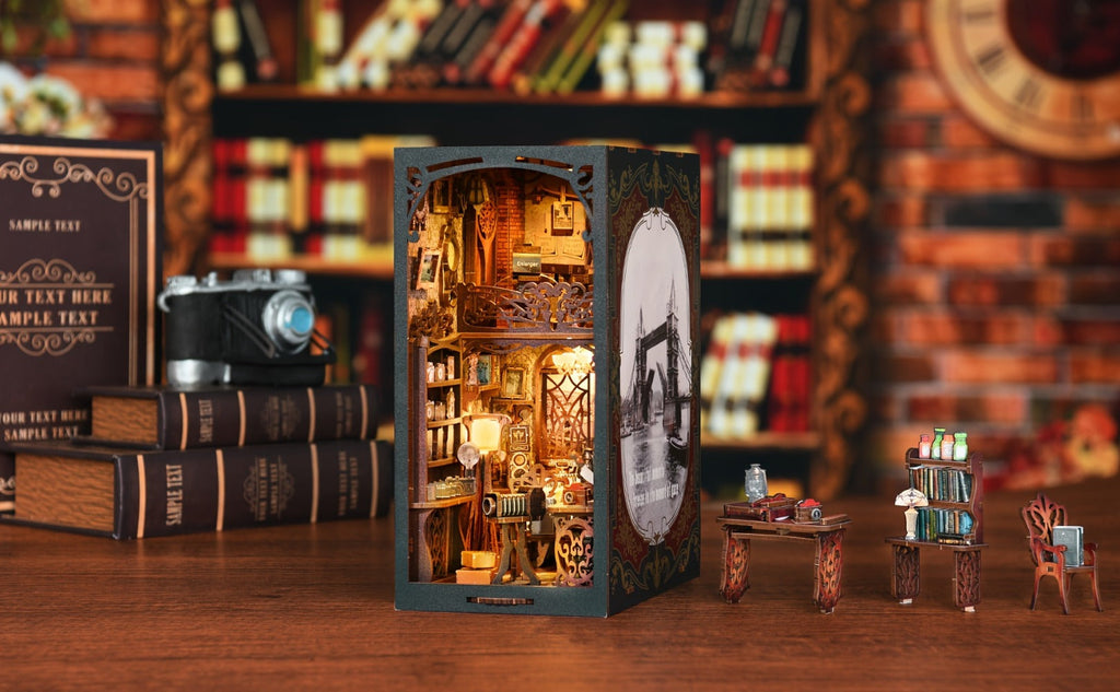 Film Darkroom Book Nook Kit with 405-Piece Vintage Photography Scene and Multiple Warm Lighting Points — image 9