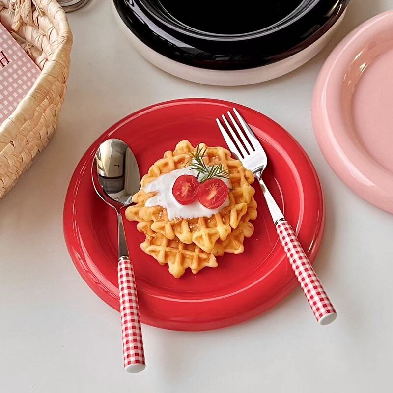 Ins - style Round Ceramic Food Plates. Thick - edged, creative Nordic tableware. Ideal for dessert, steak, pasta.