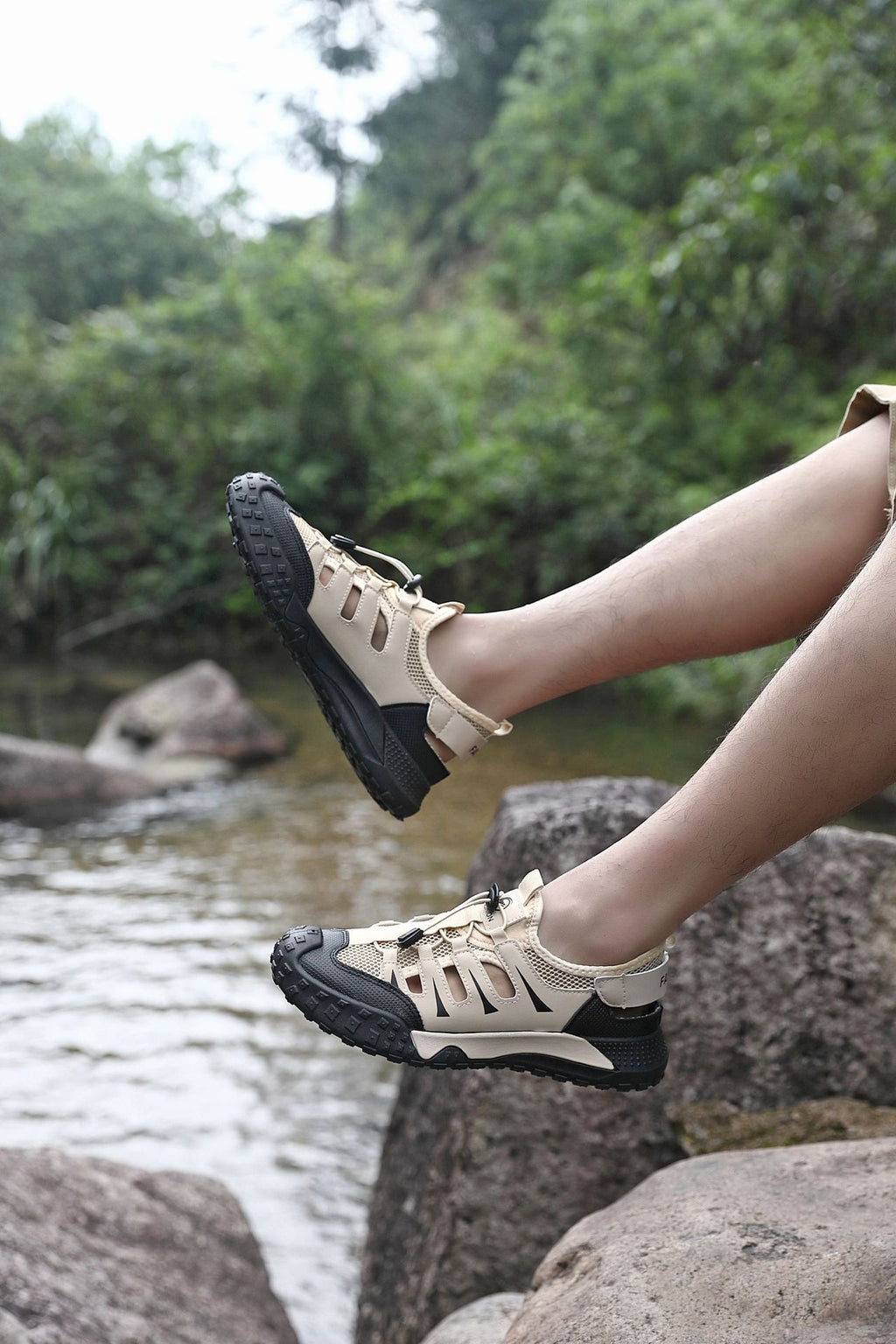 Outdoor Sports Upstream Dry Breathable Large Hole Mesh Surface Shoes