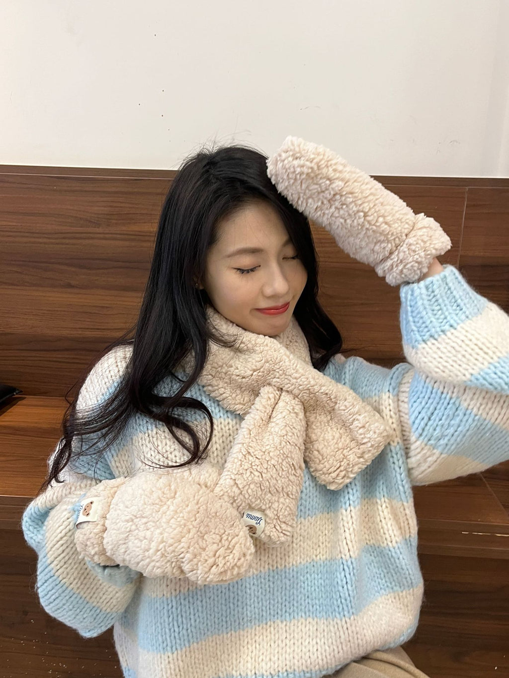 Cartoon Bear Plush Gloves Thickened Warm And Cute Scarf