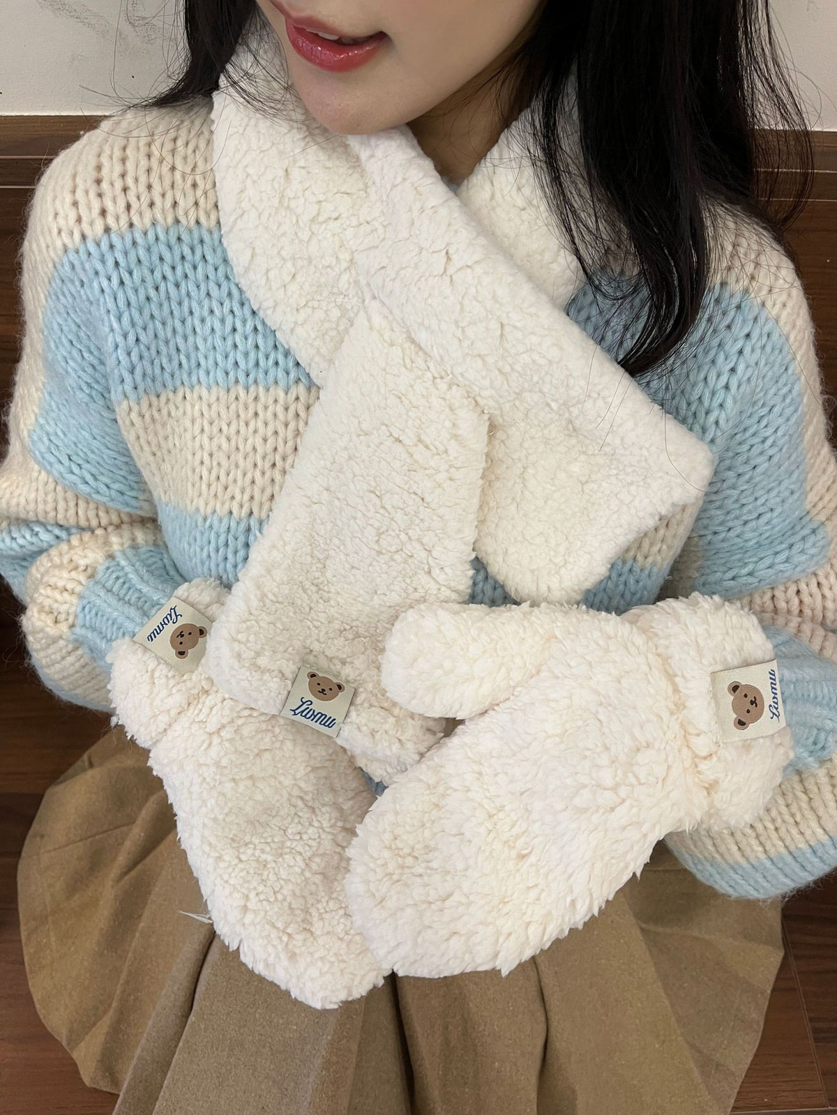 Cartoon Bear Plush Gloves Thickened Warm And Cute Scarf