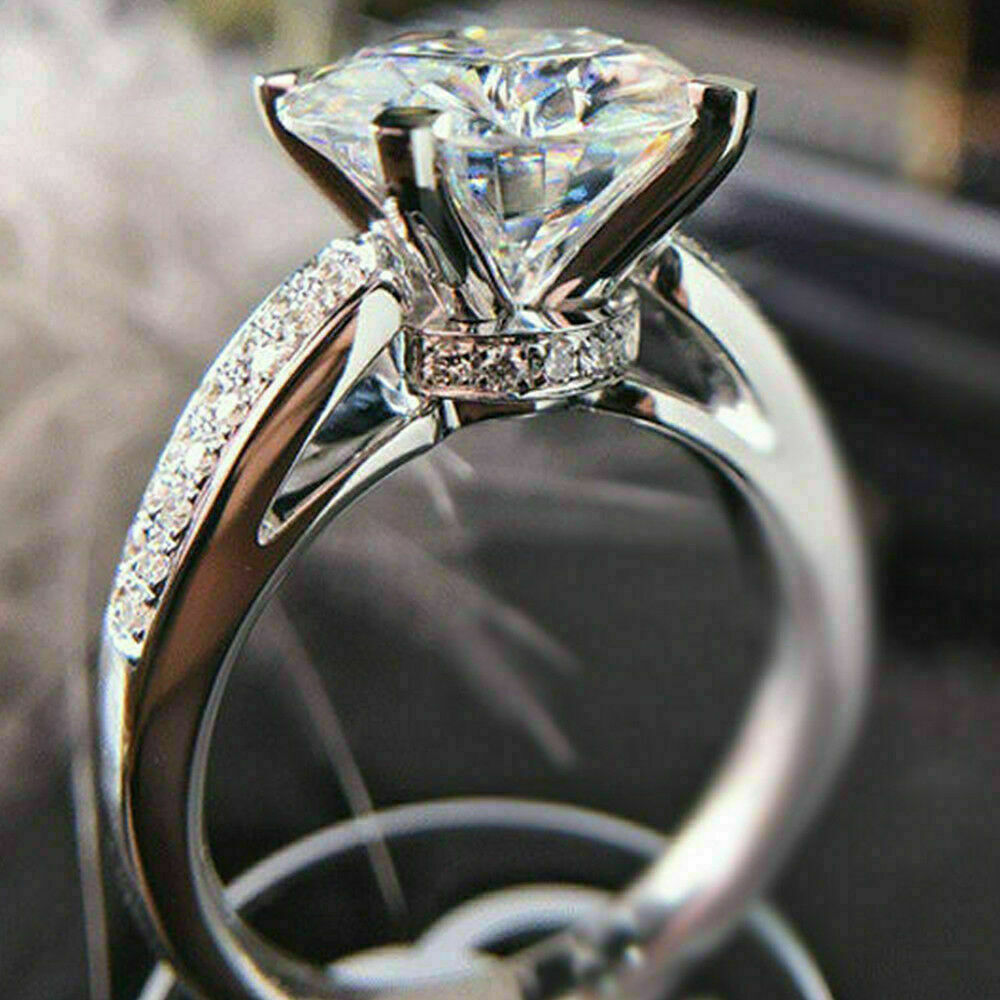 Korean version of light luxury fashion four claw flower bud simulation diamond ring engagement and proposal ring - V.I.P Digital Presence