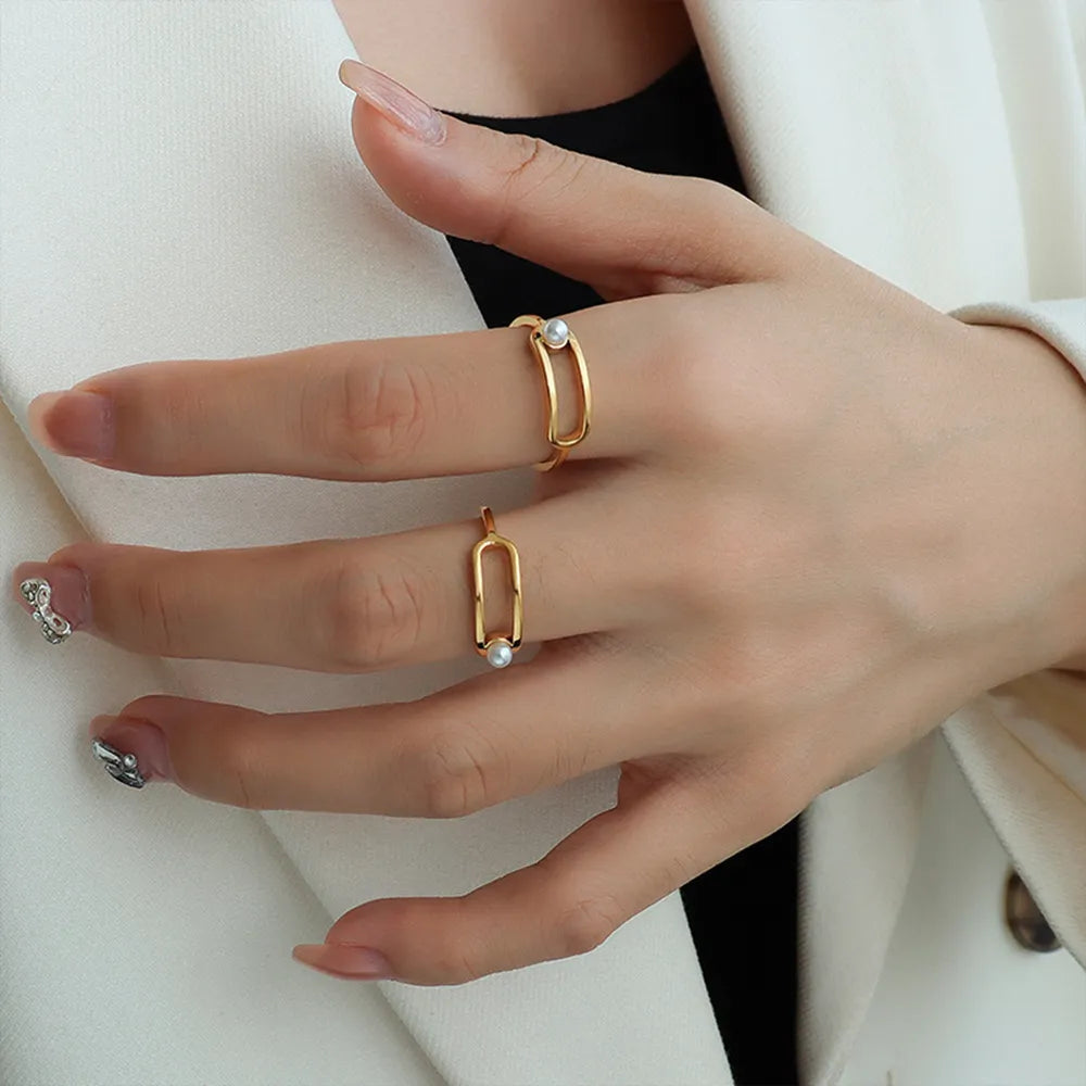 Geometric Circular Pearl Ring Titanium Steel PVD Vacuum Gold Plating Non fading Simple and Versatile Handpiece