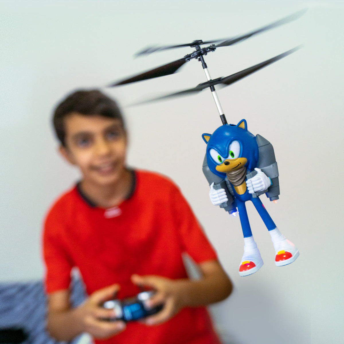 Sonic the Hedgehog 2.5CH IR Jetpack Flying Figure Helicopter, Remote Control Indoor Flying Toy for Kids Boys Sonic Fans — ima