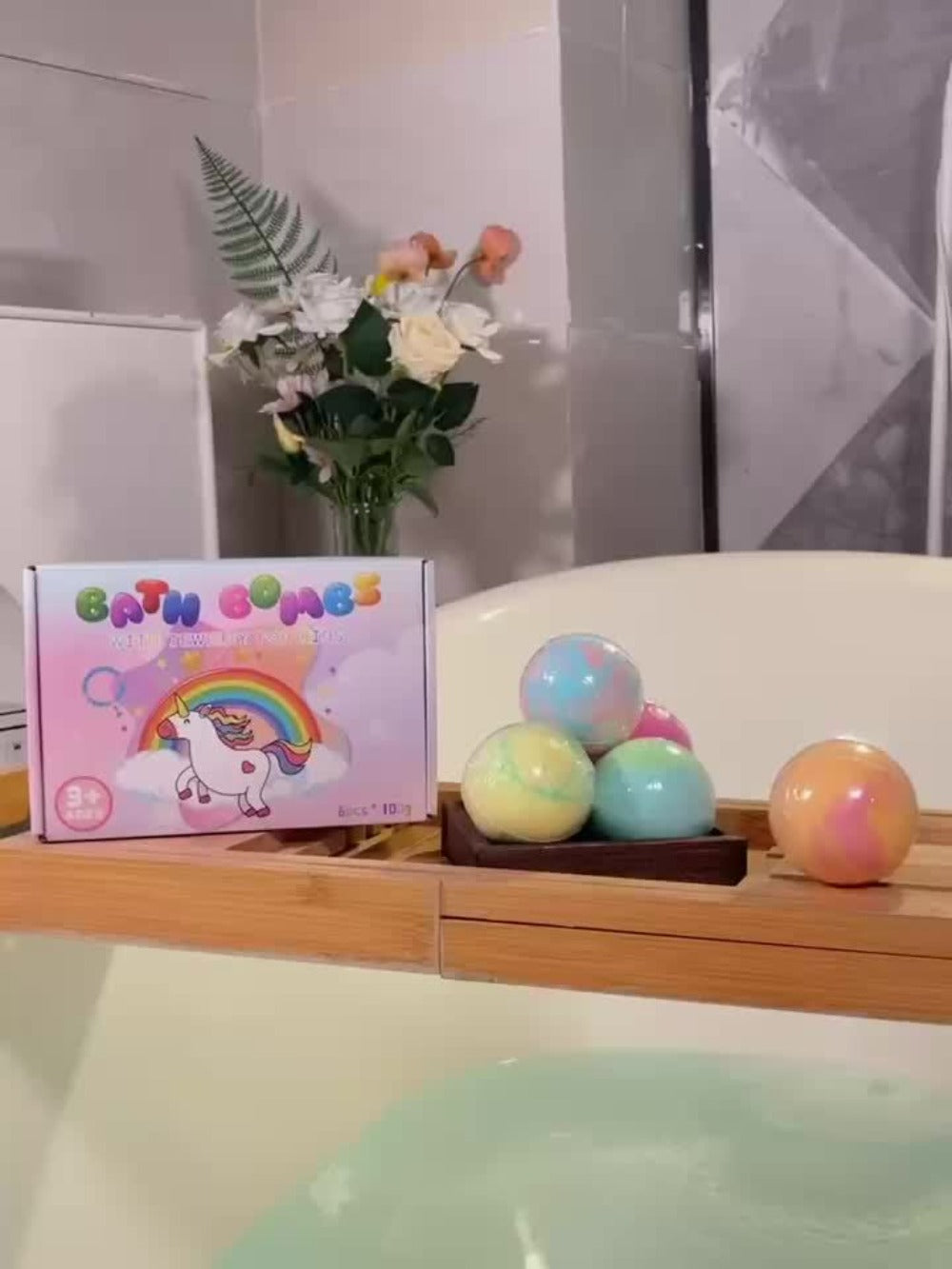 Bath Bombs, 6-Piece Unicorn Surprise Gift Set with Colorful Round Fizzers, Bracelet and Ring Accessories — image 8