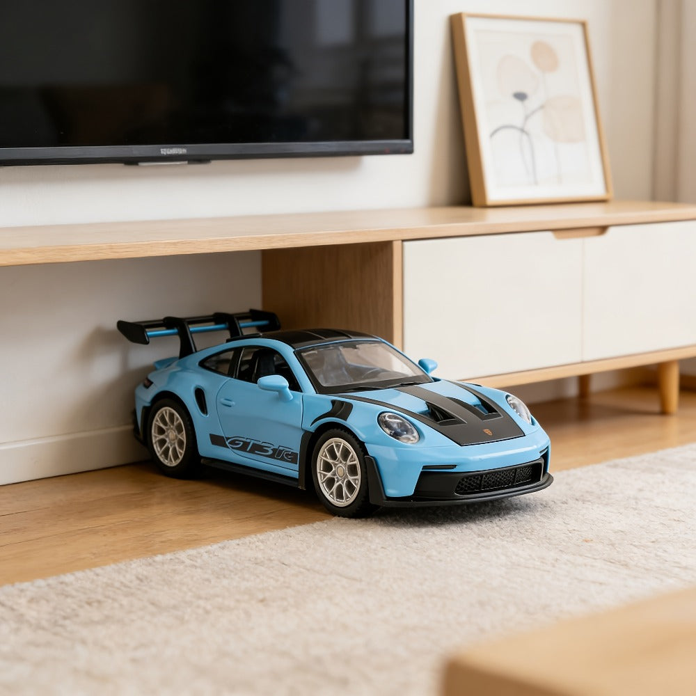 Porsche 911 Die-Cast Collectible Model for Adults, High-Detail Zinc Alloy Display Car for Home Decor Exhibitions — image 4