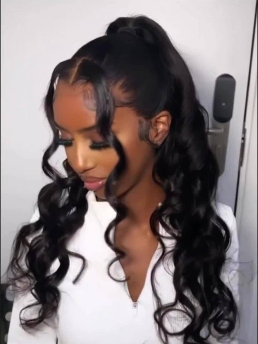 Synthetic Wig 13x4 Lace Front Loose Wave, 26-Inch Black Glueless Free-Part Style for Daily Glam — image 7