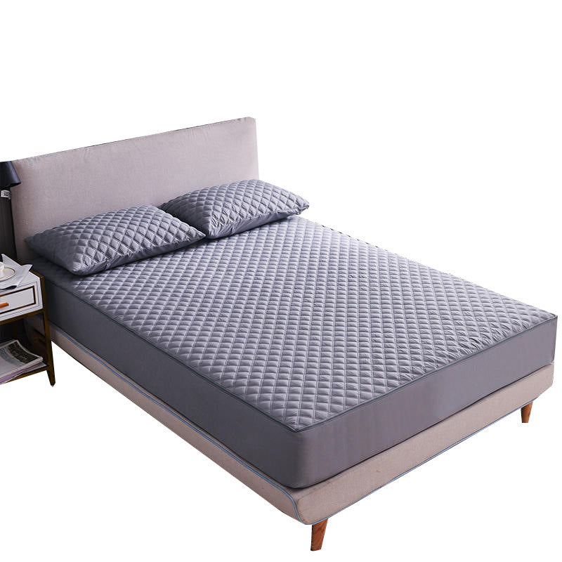 Non-slip fixed mattress protector