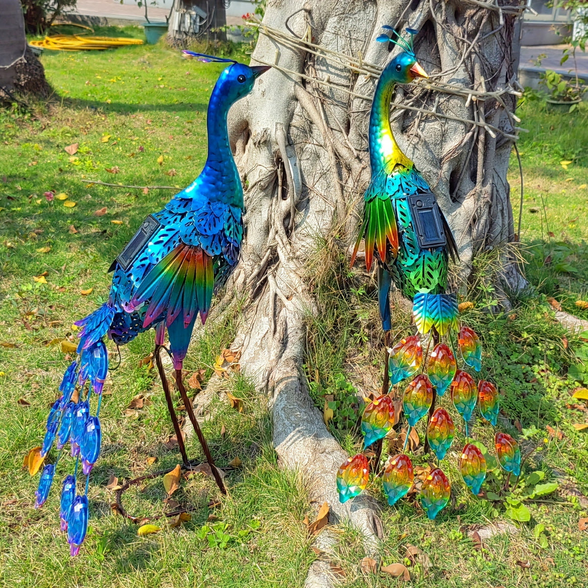 Solar Peacock Garden Statue – Metal Bird Sculpture with LED Lights, Outdoor Yard Art Decor for Patio, Lawn & Garden, Unique G