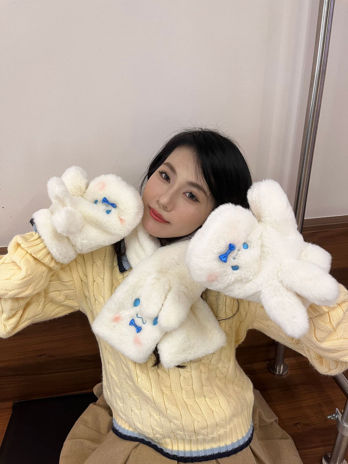 Cartoon Bear Plush Gloves Thickened Warm And Cute Scarf