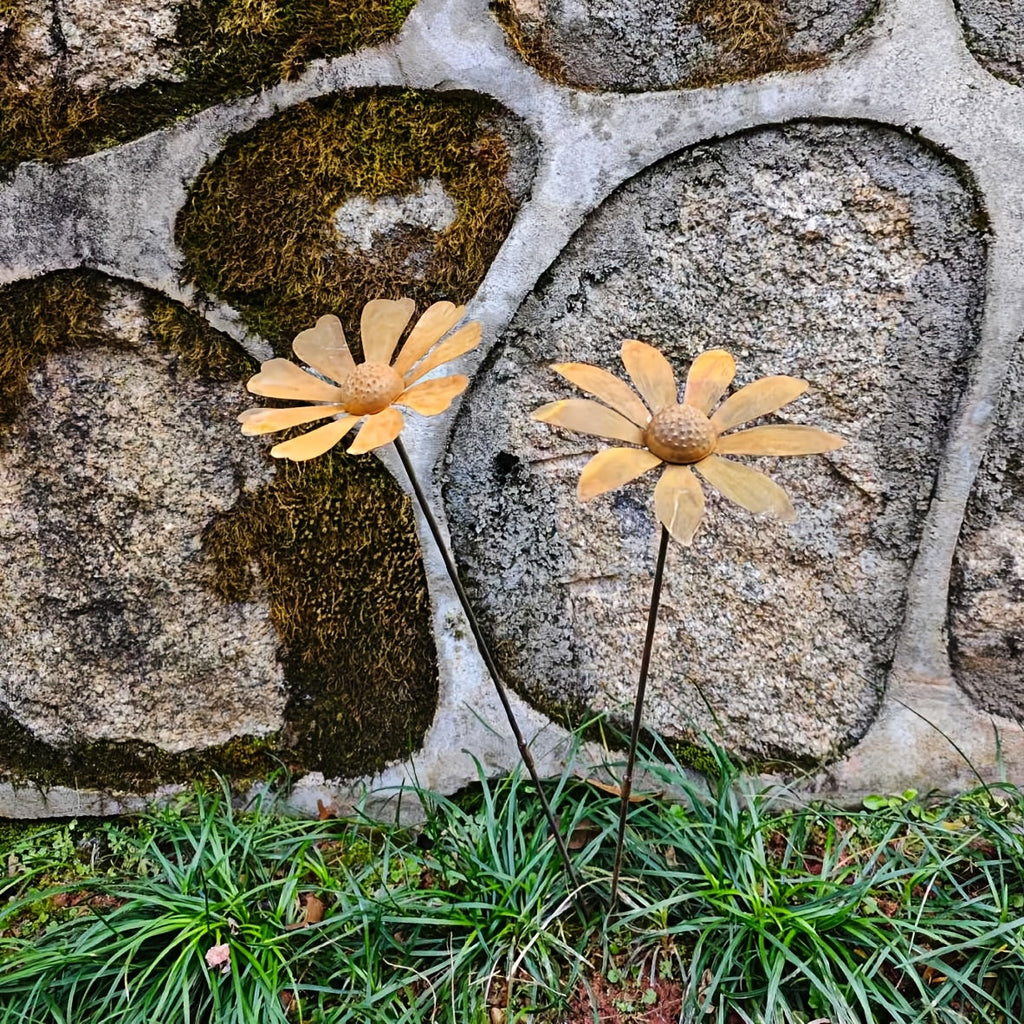 Rustic Metal Daisy Garden Stake with Chamomile or Daisy Flower Style for Pots, Beds and Yard Displays — image 9