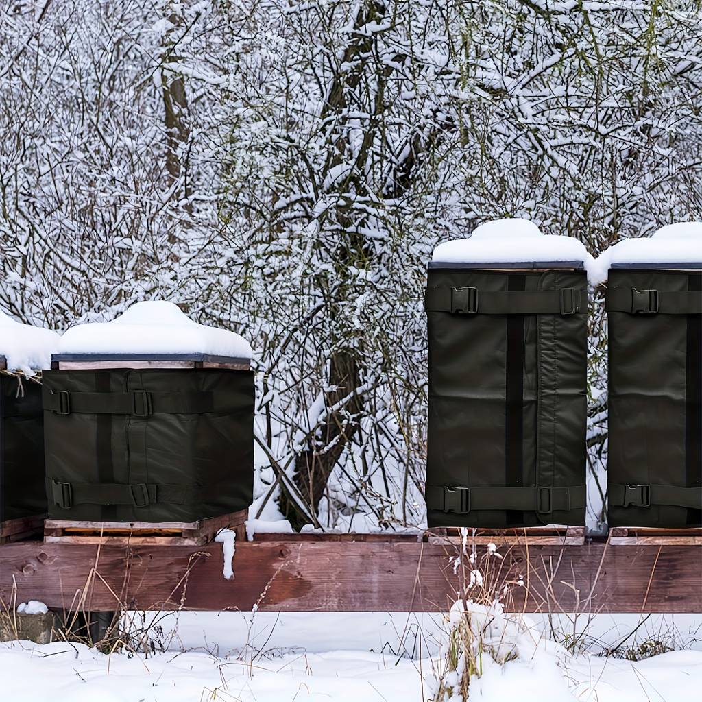 Black Beehive Winter Insulation Wrap with Adjustable Buckle Straps in 192 x 40 or 60 cm Sizes — image 9