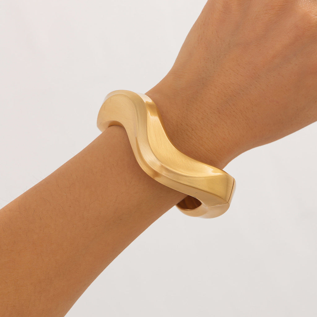Irregular edged spring bracelet ins wind metallic folds Bracelet smooth surface - V.I.P Digital Presence