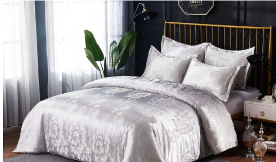 Three-piece bedding set