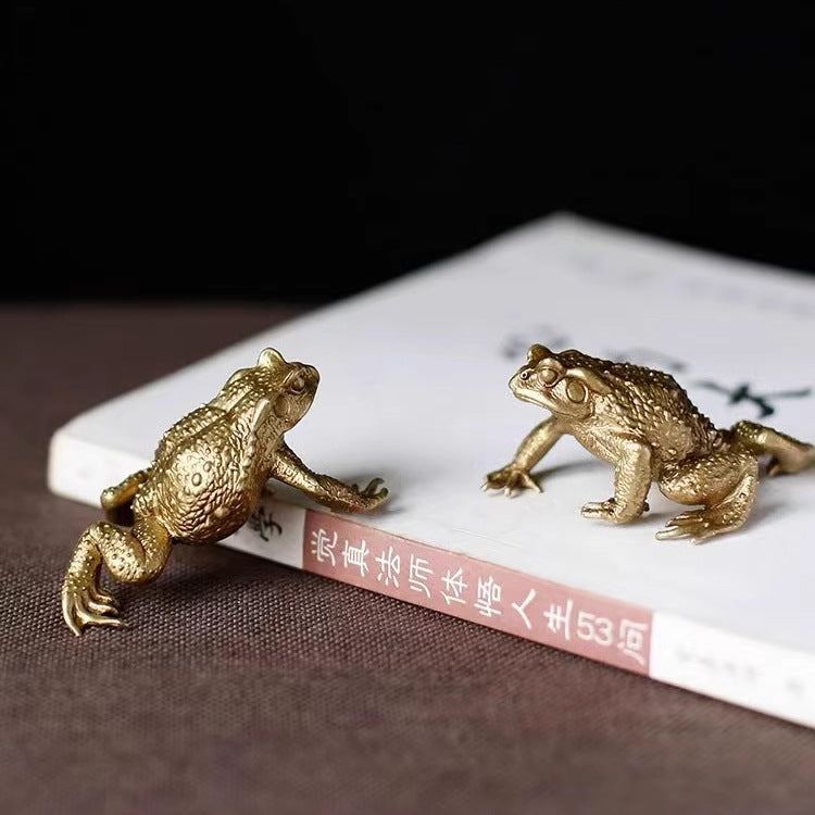 Brass Golden Toad and Toad Fortune Ornament Table Retro Frog Copper Toad Tea Tray Ornament