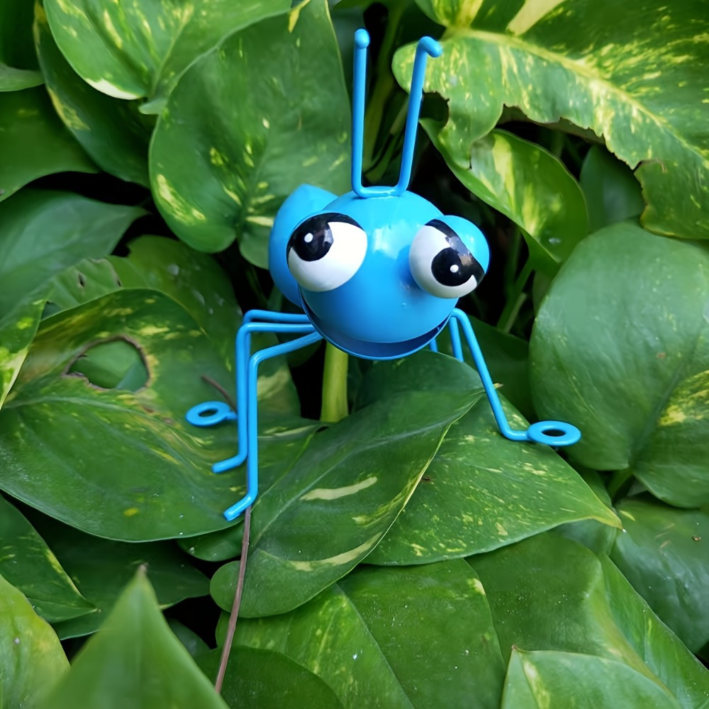 Garden Ant Sculptures 4-Pack – Rustic Iron Metal Yard Decor Figurines with Big Eyes, Halloween & Outdoor Patio Decoration, No