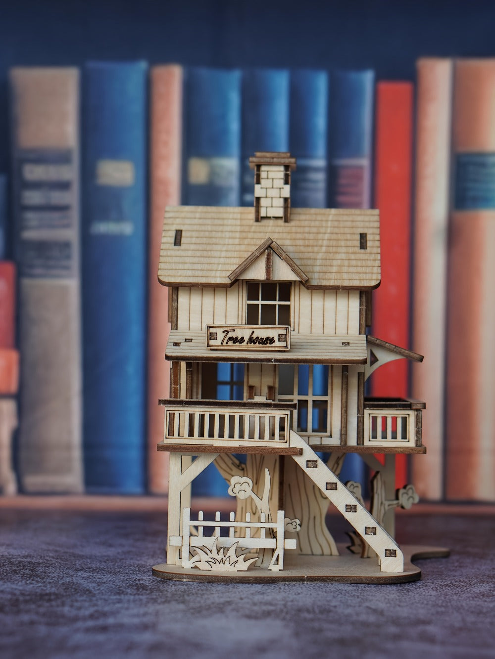 3D Wooden Tree House Puzzle Model Kit with 17 x 12.5 x 11.5 cm Display Size and Detailed Cabin Architecture — image 8