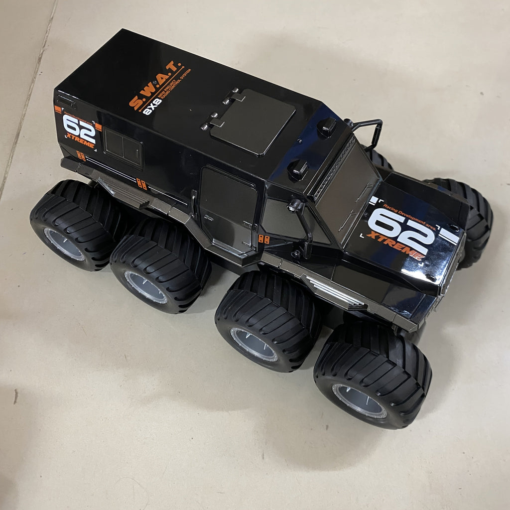 Amphibious RC Truck 8-Wheel Drive 4-Motor Off-Road Climbing Remote Control Armored Vehicle, Oversized Land & Water Military T