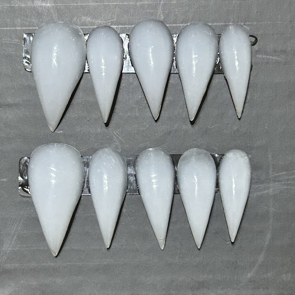 Press On Nails 10-Piece Cream Cat-Paw Set with Handmade 3D Design, Soft Matte or Glossy Finish — image 3