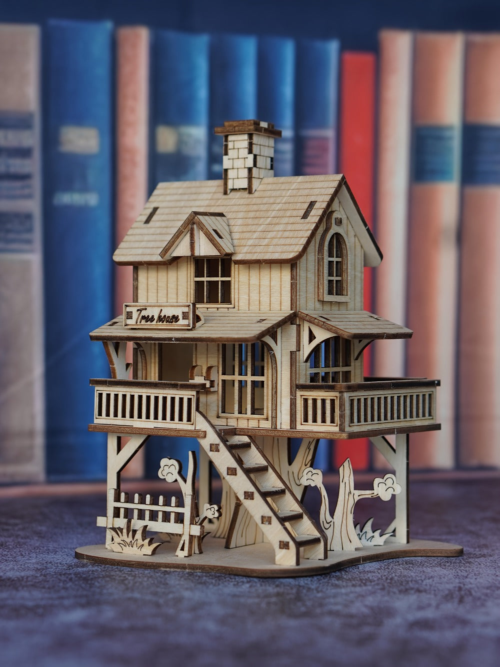 3D Wooden Tree House Puzzle Model Kit with 17 x 12.5 x 11.5 cm Display Size and Detailed Cabin Architecture — image 9
