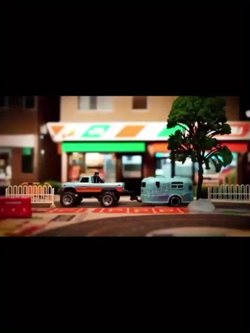 Remote Control Car, 1:64 Scale Alloy Mini Off-Road Truck with 2.4GHz Control, Shock Suspension, Running Lights and Five Color