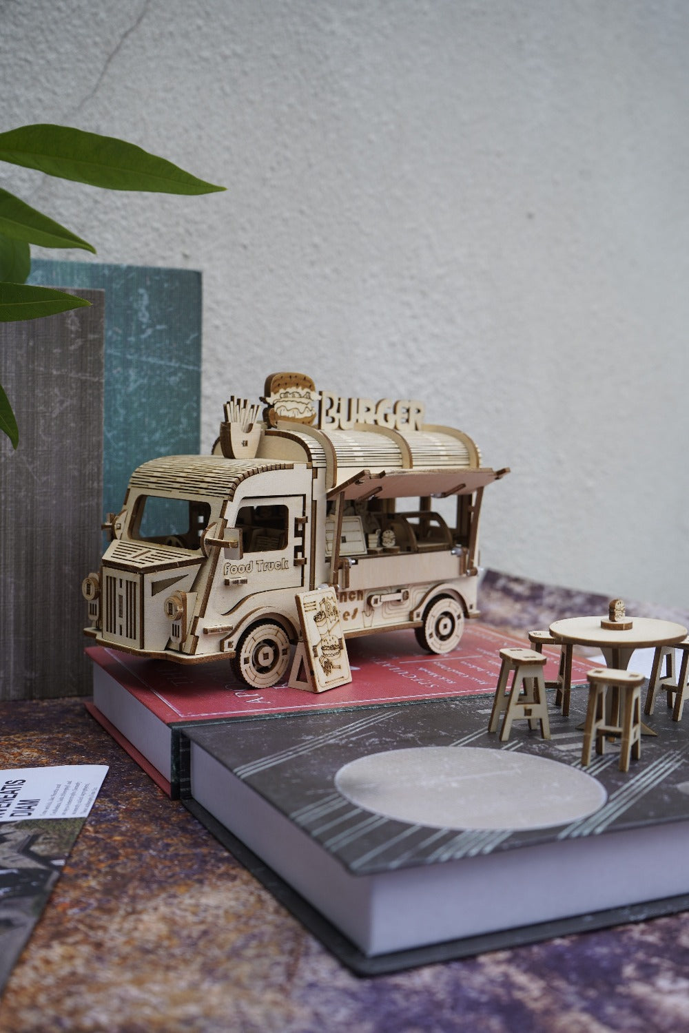 Wooden Food Truck 3D Puzzle Model Kit with Burger Stand Body, Miniature Tables and Pictured 21.5 cm Length — image 7