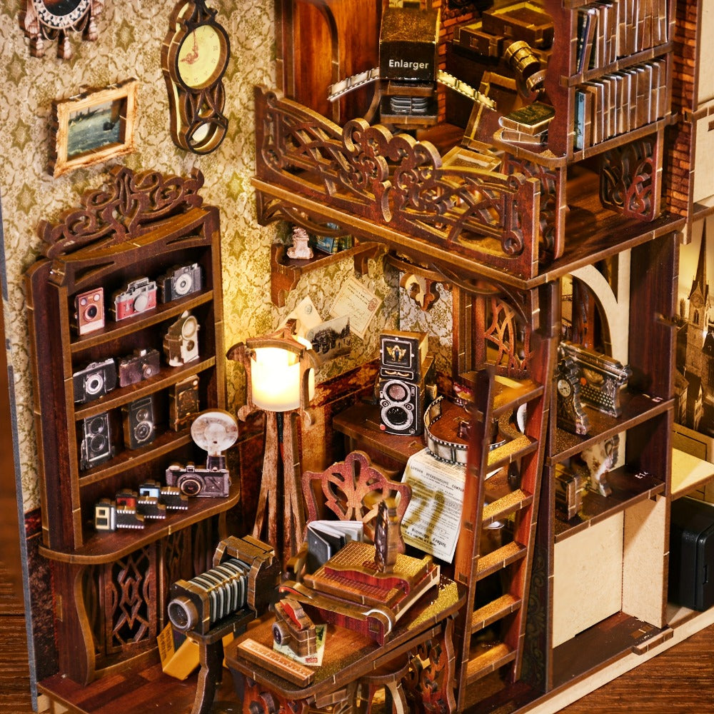 Film Darkroom Book Nook Kit with 405-Piece Vintage Photography Scene and Multiple Warm Lighting Points — image 6